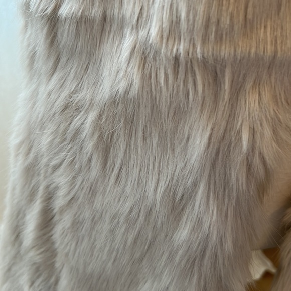 Furry vest - Picture 2 of 4